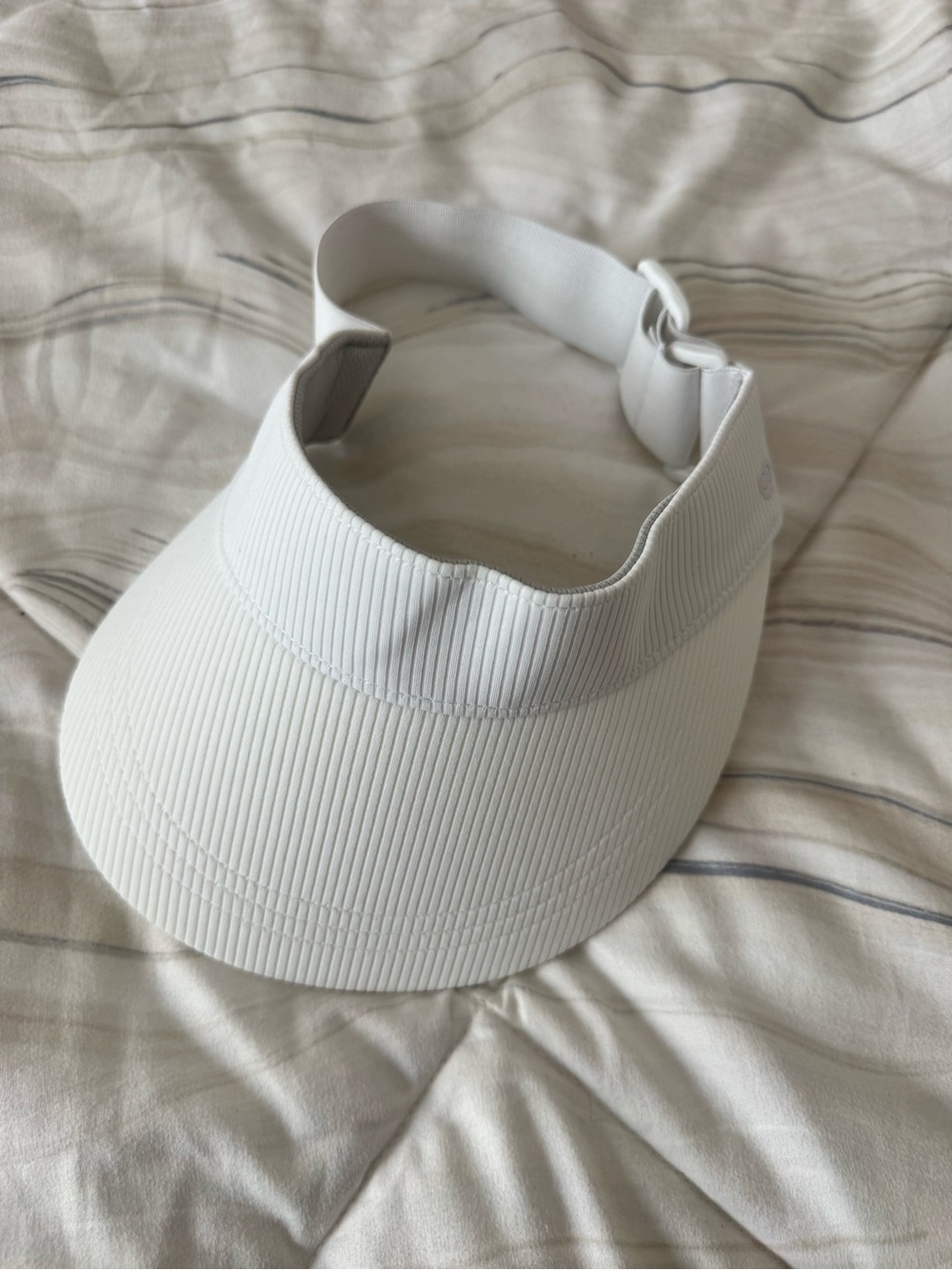CALIA by Carrie Underwood White Ribbed Sports Visor